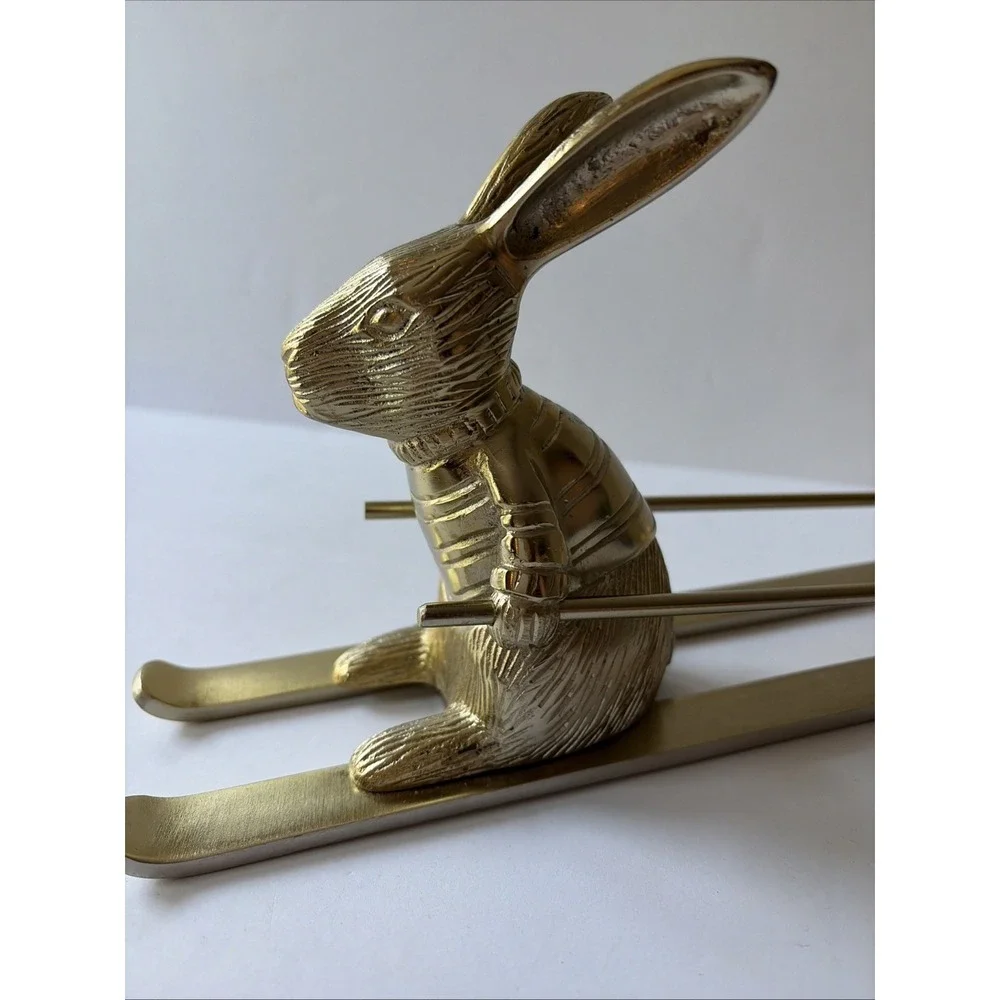 Vintage Anthropologie bunny skiing Rare bottle holder metal unique rabbit